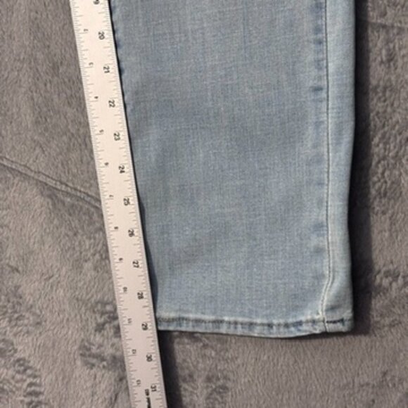 Levi’s Women’s Light Wash Skinny Jeans W28 L30 (act. 27x29.25) - Picture 7 of 10